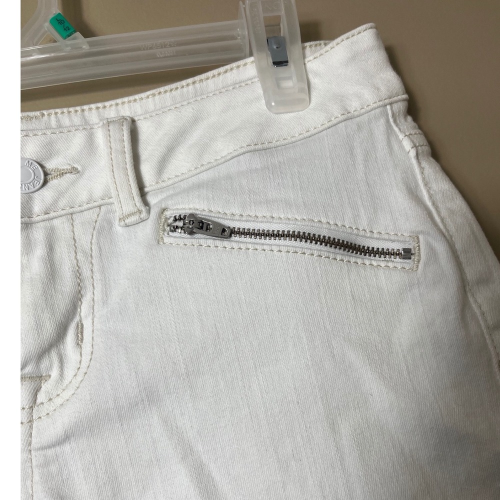 Miss Me White Denim Moto Shorts Mid Rise Frayed Hem Zipper Detail Size 28 - Picture 10 of 14